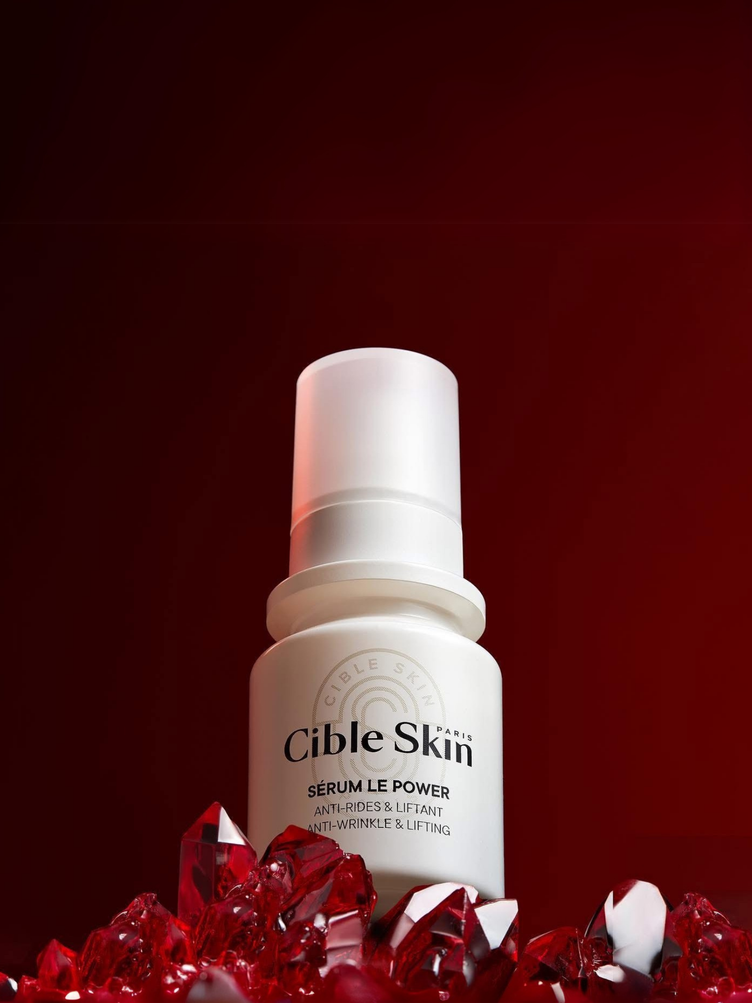 Cible Skin Sérum Le Power anti-wrinkle serum 30 mL bottle lifestyle image