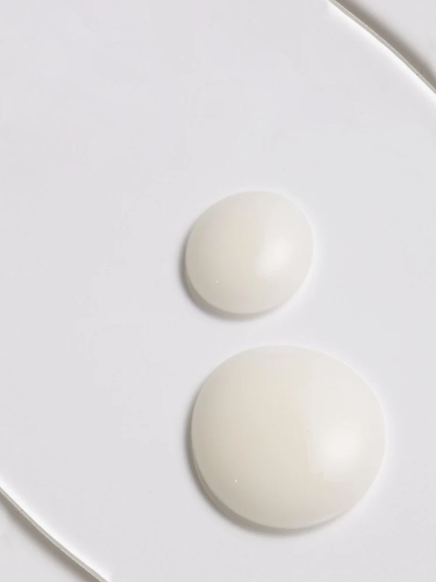 Cible Skin Sérum Le Power lightweight nighttime serum texture